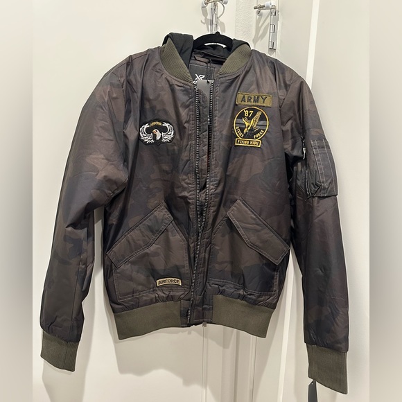 Bomber/Hoodie Jacket - Picture 4 of 15